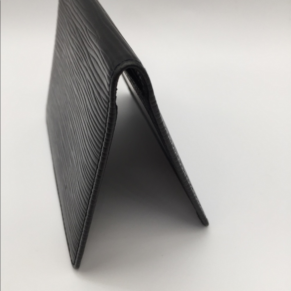 Authentic Louis Vuitton  Card holder - Picture 6 of 14